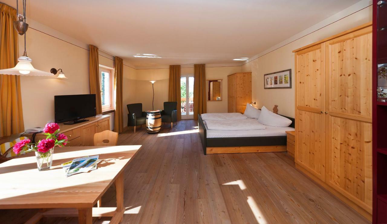 Hotel Weingut Klosterhof 卡尔达罗 外观 照片