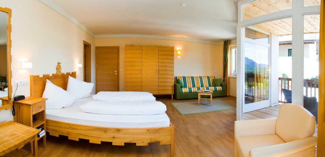 Hotel Weingut Klosterhof 卡尔达罗 外观 照片