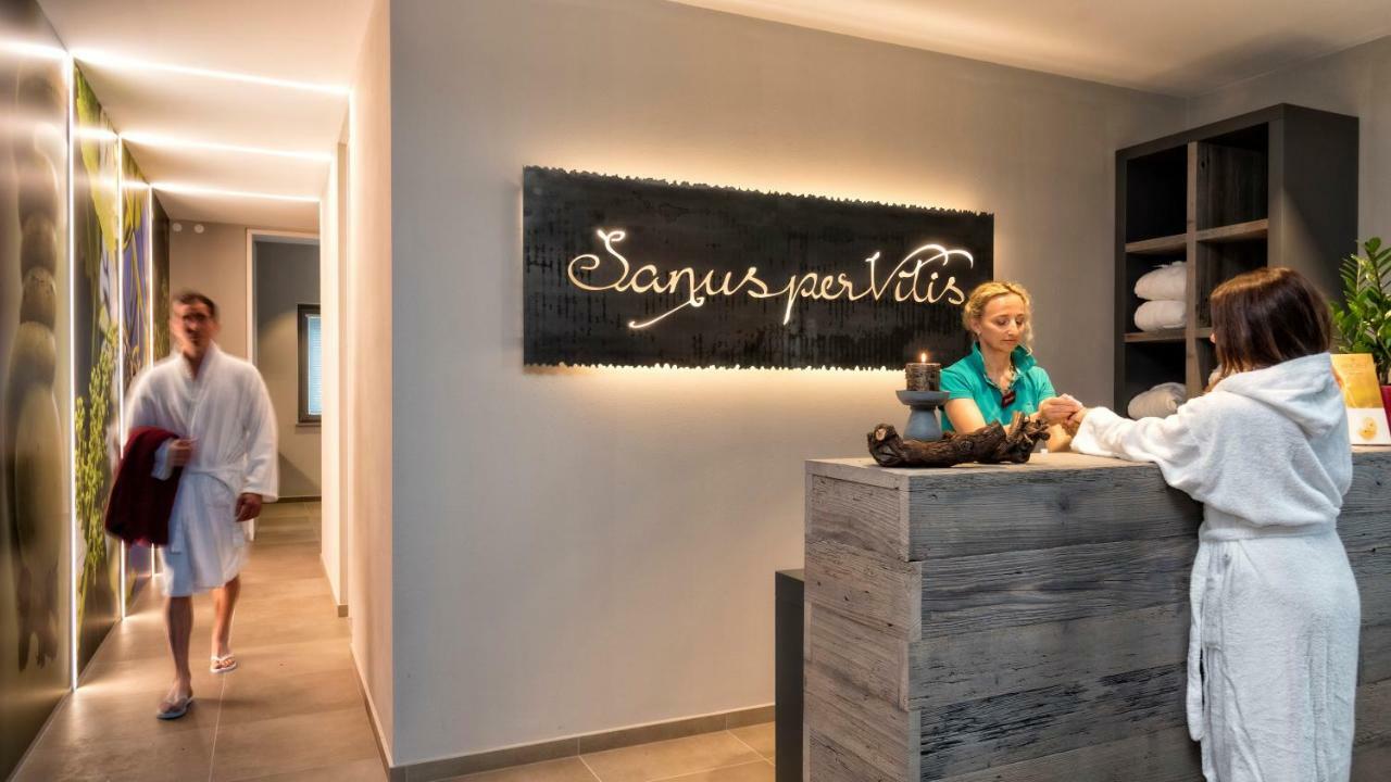 Hotel Weingut Klosterhof 卡尔达罗 外观 照片